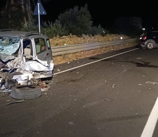 Tragico incidente sulla SS106: muore in ospedale un giovane, tre persone coinvolte