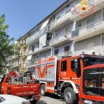 Esplosione in un appartamento per una fuga di gas: due feriti, uno è grave