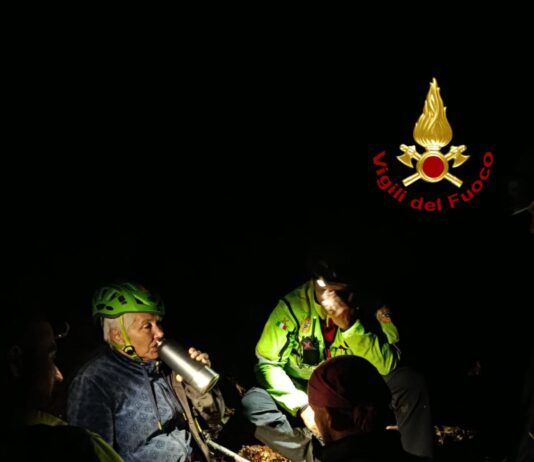 Calabria – Dispersa nei boschi, ritrovata nella notte grazie al lavoro di squadra dei soccorritori