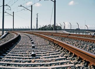 Calabria, uomo travolto e ucciso da un Intercity: traffico ferroviario in graduale ripresa
