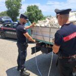 Sequestrato autocarro con 15 quintali di rifiuti edili: denunciato il conducente