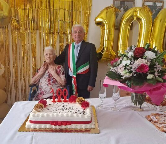Rosarno festeggia i 100 anni di Angela Tropea: gli auguri dell’Amministrazione comunale