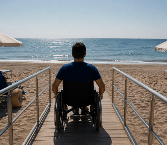 Calabria, spiagge inaccessibili alle persone con disabilità: diffidati nove Comuni