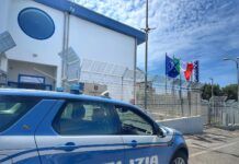 In casa con hashish, contanti e materiale per lo spaccio: un arresto