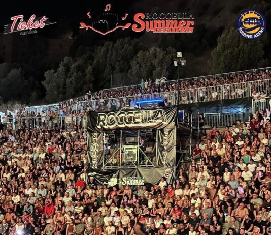 Tutto pronto al Teatro al Castello per il Roccella Summer Festival 2026: si parte il 22 luglio con i Modà