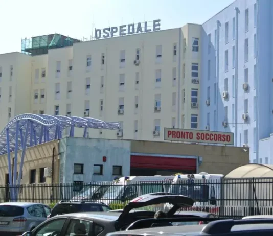 Anziano scompare dall’ospedale per oltre 10 ore: trovato nei sotterranei, la denuncia della figlia