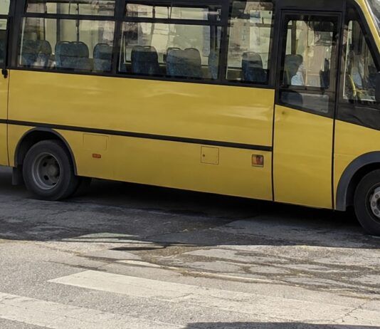 Scuolabus per studenti con disabilità: chiuse le indagini, tre indagati per presunti illeciti nell’acquisto