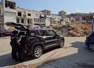 Controlli a tappeto nel Rione Ciambra: 275 identificati, 24 perquisizioni