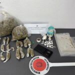 Droga nascosta nelle pareti di un immobile abbandonato: sequestrate marijuana e cocaina