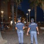 Locale chiuso per 15 giorni dopo violenze e minacce agli agenti: sequestrata anche droga