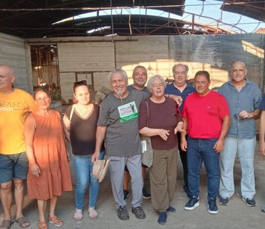 San Ferdinando, la coop “Dalla Terra” e il sindaco Gaetano nell’azienda di Rodi Morabito: L’aiuteremo a riprendere la produzione, servono gesti concreti come questo