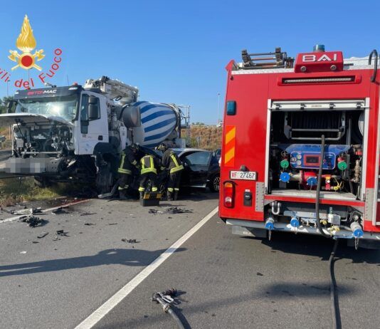Incidente su SS 106: disagi alla circolazione, strada chiusa al traffico