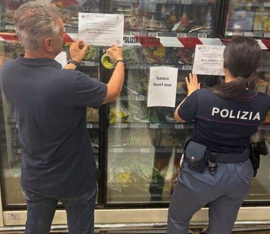 Sospesa un’attività commerciale e sequestrati oltre 100 chili di alimenti
