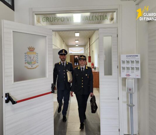 Reddito di cittadinanza con tre false identità: sequestrati oltre 12.500 euro