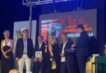 Gioia Tauro – Un riconoscimento che parla alla città: Simona Scarcella premiata con il Calabria America 2026