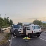 Incidente sulla Statale 106, una donna morta e quattro feriti: scontro frontale tra due auto