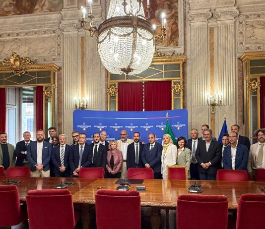 Olio, 40 milioni ai frantoi: Coldiretti incontra il ministro Lollobrigida contro le speculazioni sull’extravergine