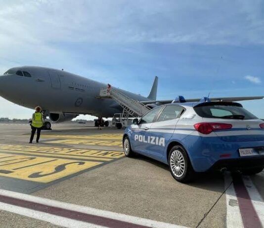 Immigrazione irregolare, due provvedimenti eseguiti: uno straniero rimpatriato e un altro trasferito al Cpr