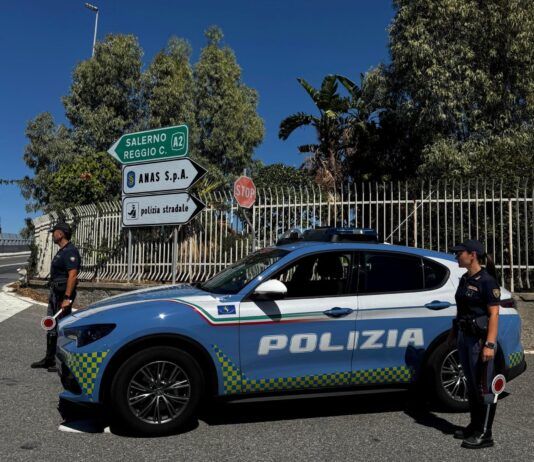 Oltre 2 chili di cocaina nell’auto: arrestato dalla Polizia Stradale