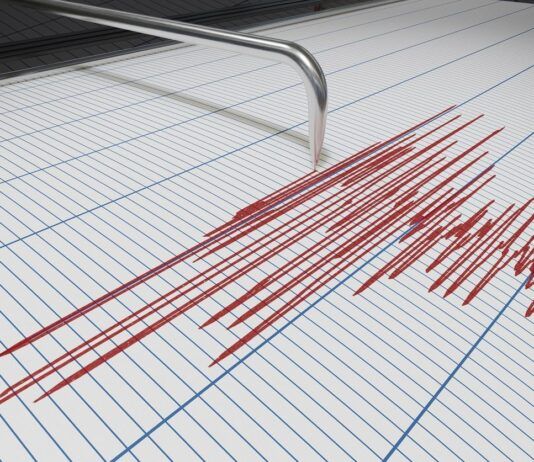 Nuova forte scossa nel Tirreno Meridionale: terremoto avvertito tra Calabria e Sicilia, prosegue lo sciame sismico