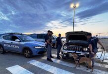 Scoperto con oltre un kg di cocaina nel vano motore: arrestato 52enne