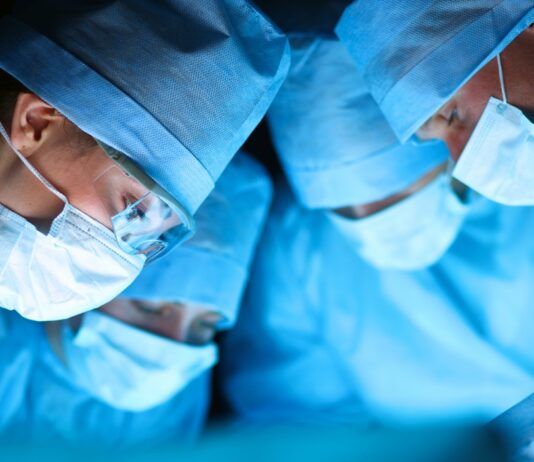 U.O.C. Ortopedia e Traumatologia del G.O.M., eseguito con successo un delicato intervento su una paziente obesa