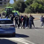 Caro gasolio, gli agricoltori non si fermano: trattori ancora in protesta sull’A2, venerdì scattano quattro presidi in Calabria
