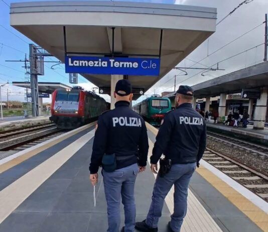 Minaccia ed estorsione nei confronti di un automobilista: arrestati dalla Polizia di Stato