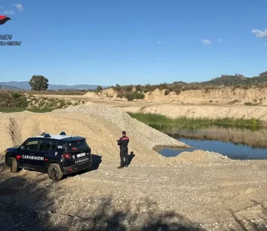 Sequestrata cava abusiva in area protetta – cinque persone denunciate