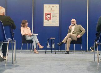 Rosarno, successo per la presentazione del libro su Freddie Mercury di Vincenzo Furfaro, organizzata dall’associazione FIBI ROYAL CLUB APS