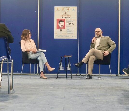Rosarno, successo per la presentazione del libro su Freddie Mercury di Vincenzo Furfaro, organizzata dall’associazione FIBI ROYAL CLUB APS